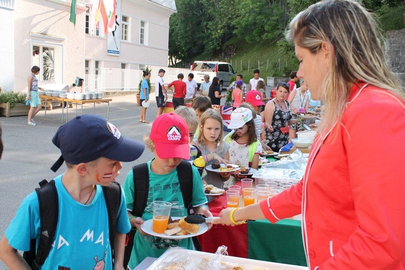Village Camps International Summer Camp Leysin, Switzerland 2026-08-15 https://www.villagecamps.com/journals_admin/images/700-19-intl night (66).jpg